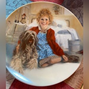 Annie and Sandy Collector Plate